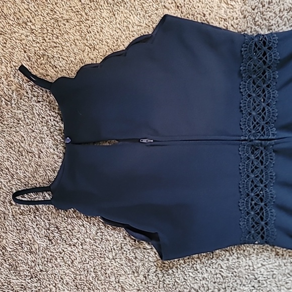 STUNNING NAVY A BYER SCALLOPED HALTER FIT AND FLARE EVENING PROM DRESS - Picture 7 of 9